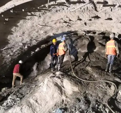 拉萨隧道拱顶带模注浆料，微膨胀注浆料的特点及施工工艺